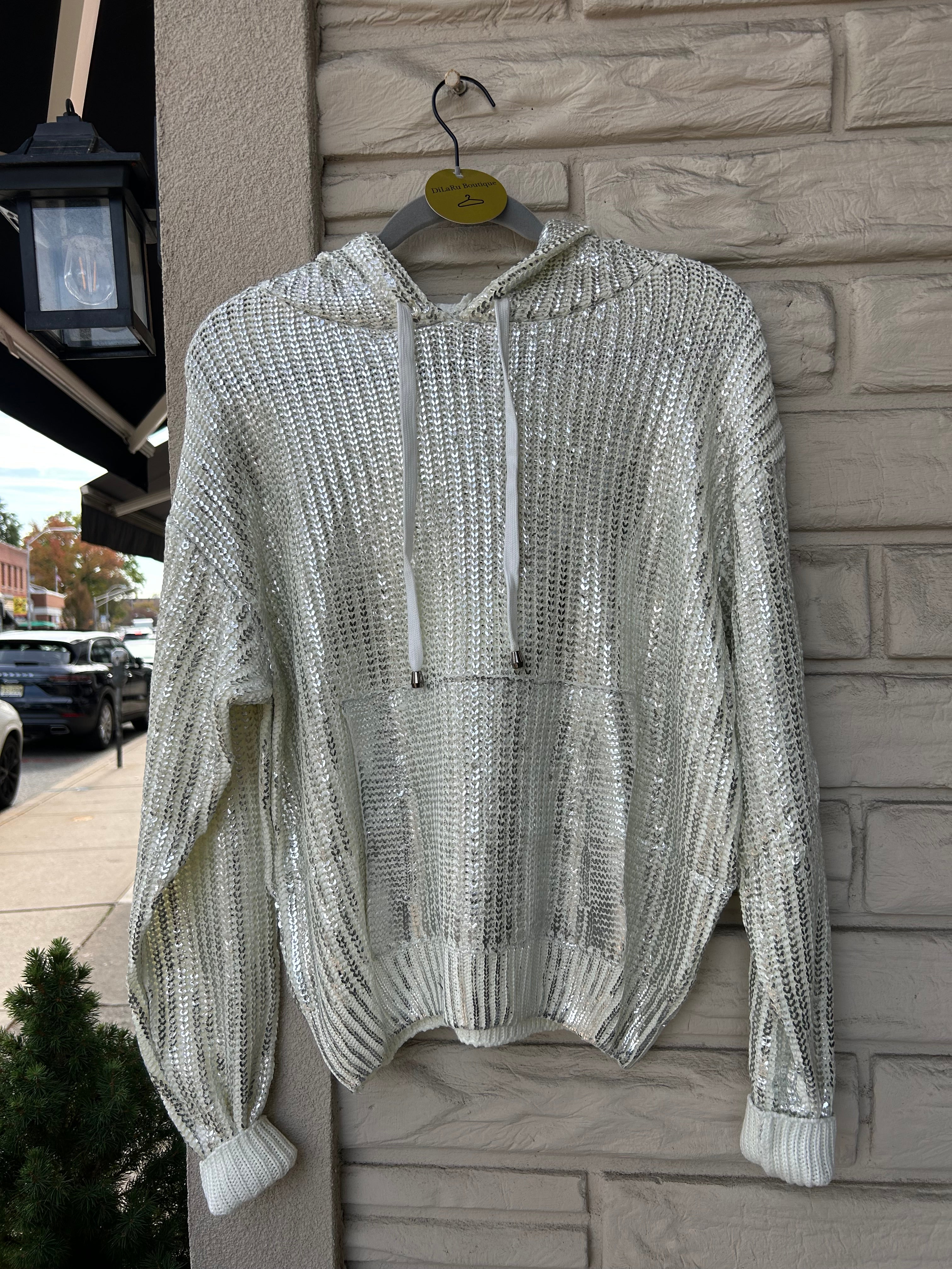 Metallic silver hooded sweatsj=hirt by Elan